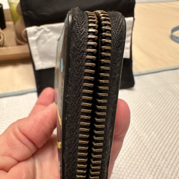 Gucci Ghost Zippy Wallet - Picture 8 of 16